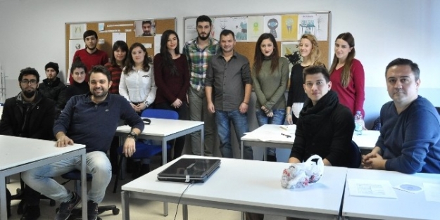 Ünlü Tasarımcı İzmir’de Söyleşiye Katıldı