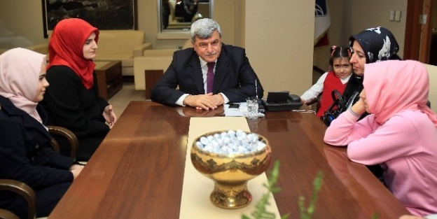 Başkan Karaosmanoğlu’na Okul Aile Birliği Ziyareti