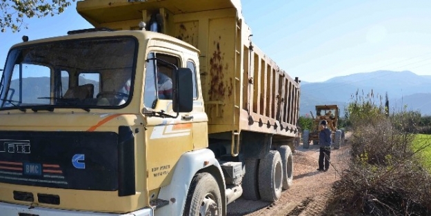 Davutlar’da Yol Çalişmalari