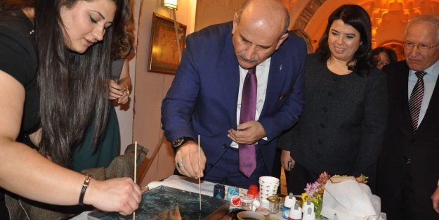 Olgunlaşma Enstitüsü'nden ebru sergisi