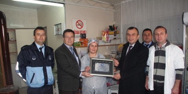 Menderes’te Okul Kantinleri Denetleniyor