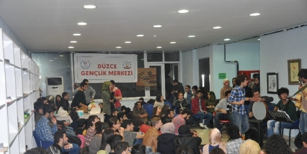 Gençlik Merkezinde Çiğ Köfte Ziyafeti