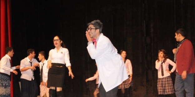 Dionysos Üniversitelileri Coşturdu