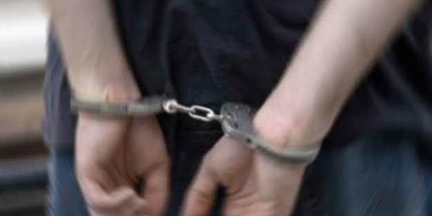 Yatakta yakaladı döverek öldürdü