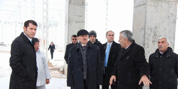 Vali Alim Barut, İl Özel İdaresi’nin Çalişmalarini İnceledi