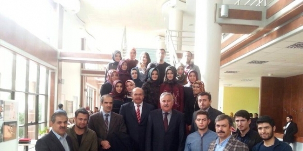 İlahiyat Fakültesi’nden Sergi