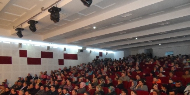 Demirci’de Meddah Gösterisi Büyük İlgi Gördü