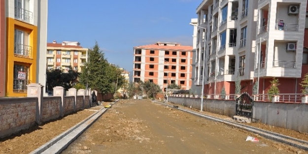 Cennet Ayağı Mahallesi’ Nde Yeniden Düzenleme Çalişmalari Devam Ediyor