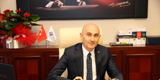 Hkü Rektörü Yılmaz’dan 25 Aralık Mesajı