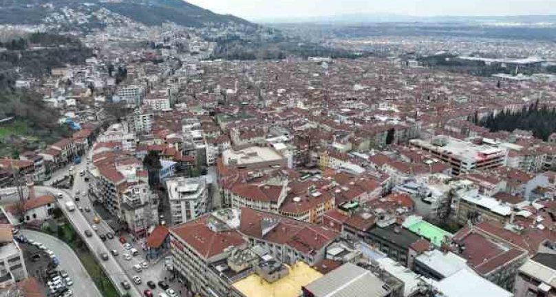 Bursa'da 1,4 milyon insan 1999 yılı öncesi binalarda ikamet ediyor