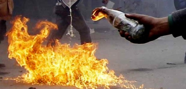 Diyarbakır'da molotoflu saldırı