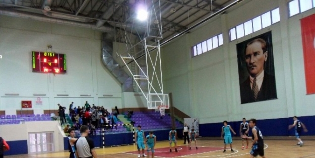 Rize’de Gençler Basketbol İl Birinciliği Sona Erdi