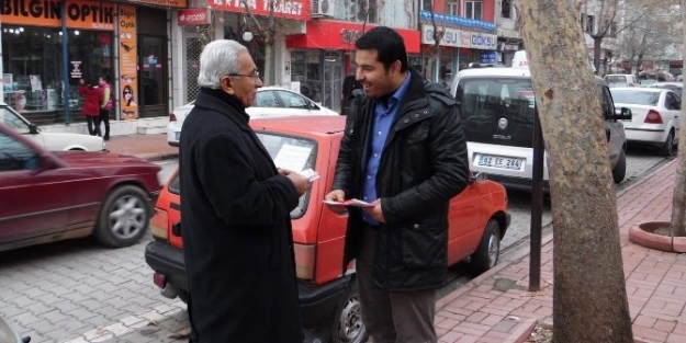 Chp Gençlik Kolları Cumhurbaşkanlığı Sarayı İçin Broşür Dağıttı