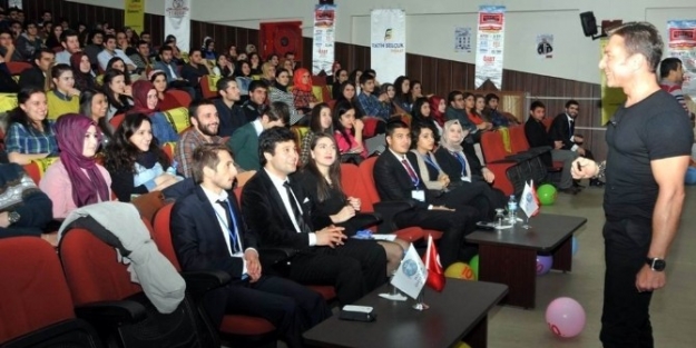 Selçuk’ta Kariyer Ve İletişim Günleri