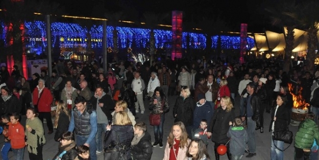 Kuşadası’nda Christmas Kutlaması