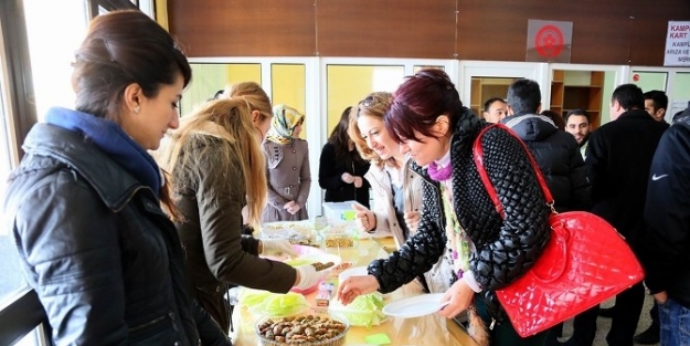Besyo Öğrencileri Tarafından Kermes Açıldı