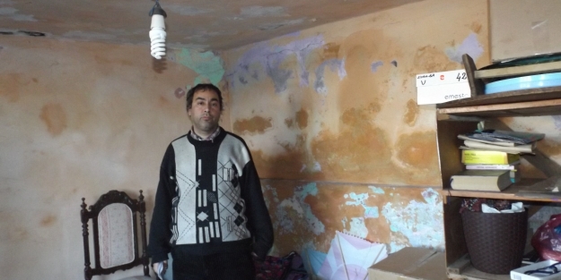 Engelli vatandaş yardım eli bekliyor