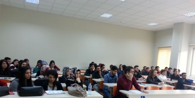 Bilinçli Gençler Kulübünden “bilinçli Banka Müşterisi” Semineri