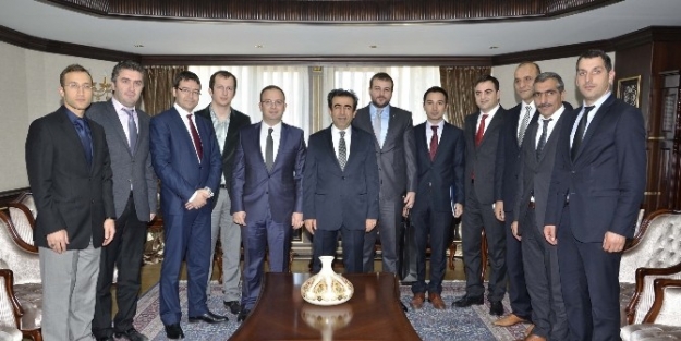 Kağıtspor Yönetimi Vali Güzeloğlu’nu Ziyaret Etti