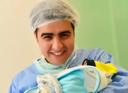 Oğlunun Doğum Fotoğraflarını Çekti