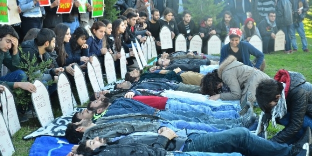 Üniversitede Tiyatrolu Uludere Eylemi