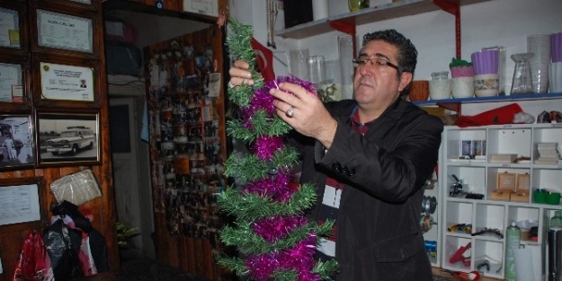 Yılbaşı Çamlari Tezgahlarda Yerini Aldı