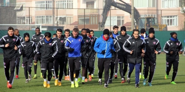 Kardemir Karabükspor’da, Balıkesirspor Hazırlıkları Sürüyor