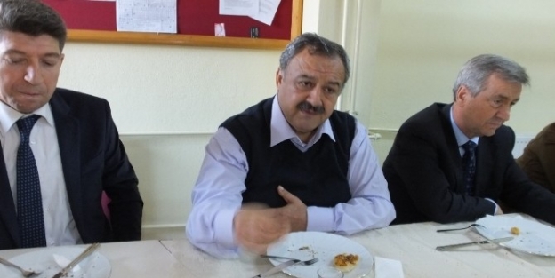 Burhaniye’ De Belediye Öğrencilere Kamp Yaptıracak