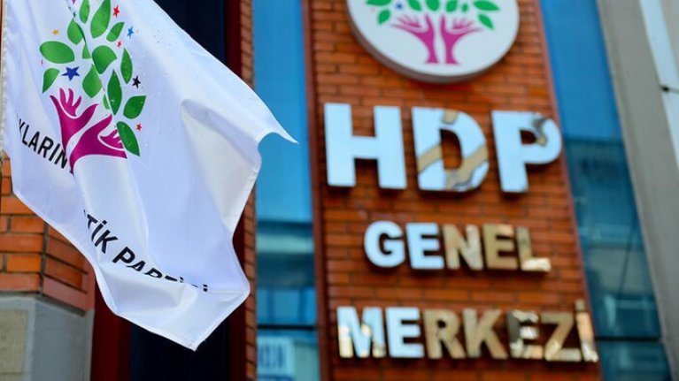 AYM, HDP'nin erteleme başvurusunu reddetti!