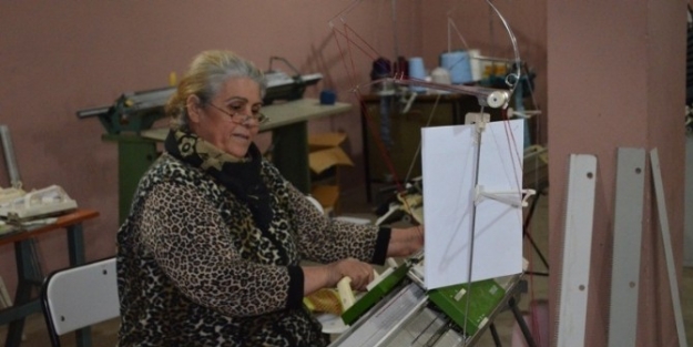 Pülümür’de Ev Hanımlarına Yönelik Dikiş-nakış Kurs Açıldı