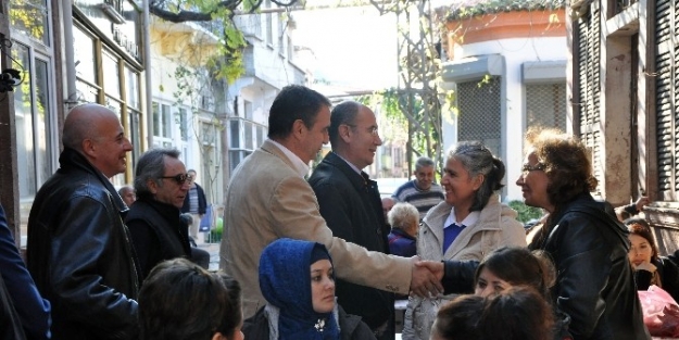Ayvalıkta Kaymakam Ve Belediye Başkanı’ Ndan Pazar Ziyareti