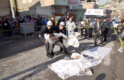 Oğlunun cesedini görünce kriz geçirdi