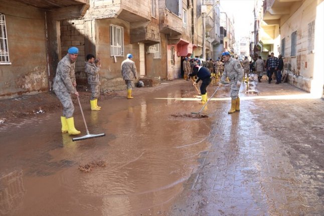 Sel felaketinde 8'inci gün! Şanlıurfa'da asker, jandarma, polis selin izlerini siliyor