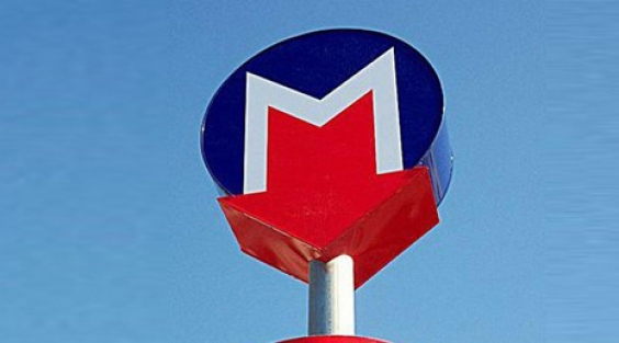 Metro girişinde şüpheli çanta