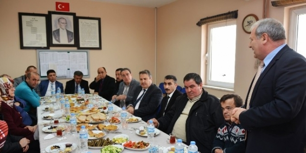 Yunusemre’de Okullara Destek