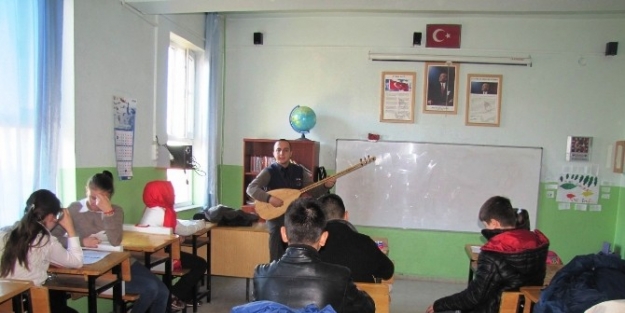Cumhuriyet Ortaokulunda Türk Halk Müziği Kursu Açıldı
