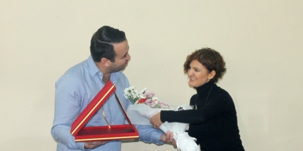 Şef Burak Bozok Erzincan Üniversitesi Öğrencileriyle Bir Arada