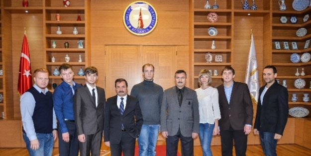 Rusya Devlet Üniversitesi’nin Doktora Öğrencileri Kütahya’da