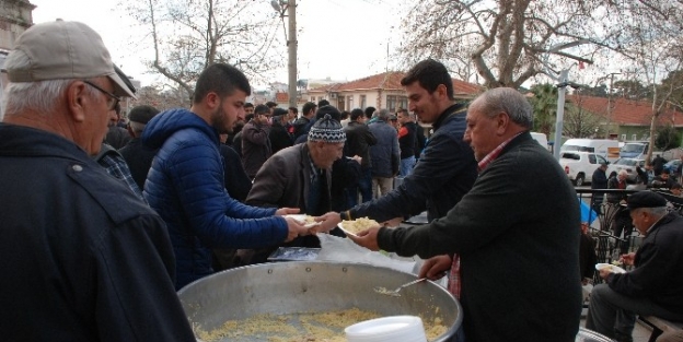 Mehmet Akif Ersoy İçin Memleketinde Mevlit Okutuldu