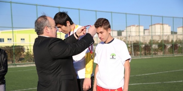 Şehitkamil Belediyesi Usta Kramponlar Ve Eldivenleri Ödüllendirdi