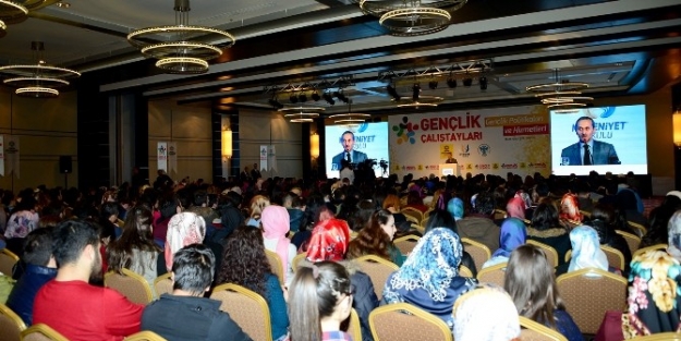 Gençlik Politikaları Ve Hizmetleri Çaliştayi Başladı
