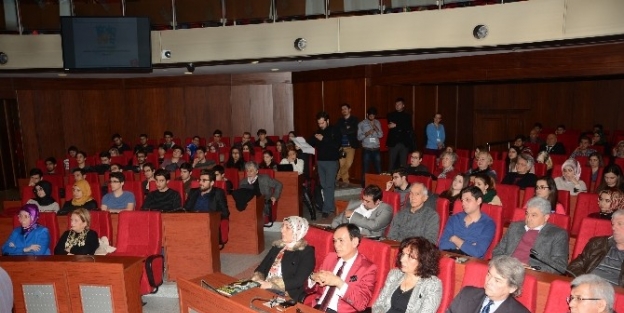 İzmit Belediyesi’nden Öğrencilere Seminer