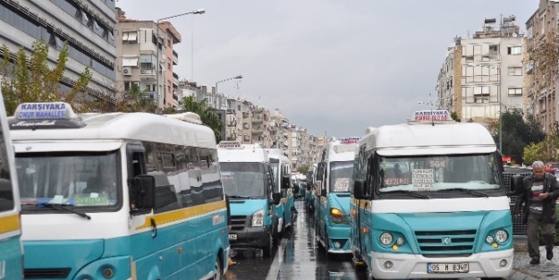 Minibüsçüler Kontak Kapatıp Eylem Yaptı