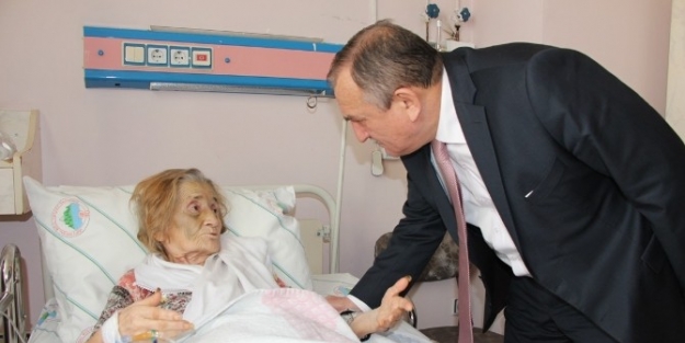 Başkan Yılmaz Hastaların Gönüllerini Fethediyor