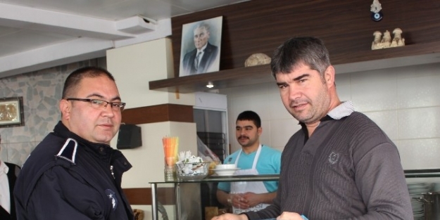 Dikili’de Zabıta Ceza Değil Ödül Dağıttı