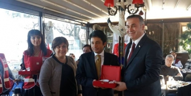 Urla Kızılay’dan Yeni Yıl Etkinliği