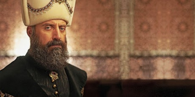 Halit Ergenç sakalını bağışladı