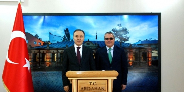 Vali Altıparmak’tan, Vali Deniz’e Ziyaret