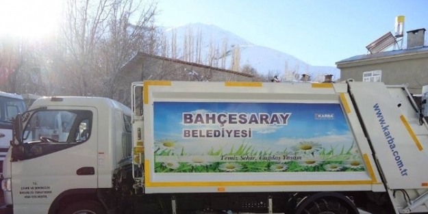 Bahçesaray Belediyesi’ne Yeni Çöp Kamyonu