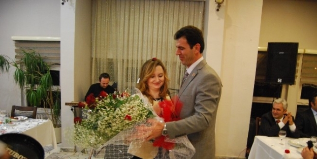 Chp’li Meclis Üyesinden Sürpriz Evlenme Teklifi